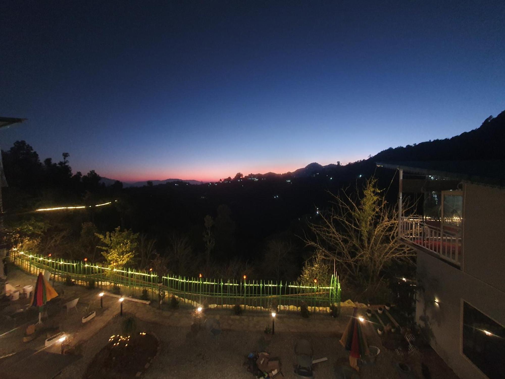The Rare One'S Mukteshwar - Resort & Cafe Eksteriør billede