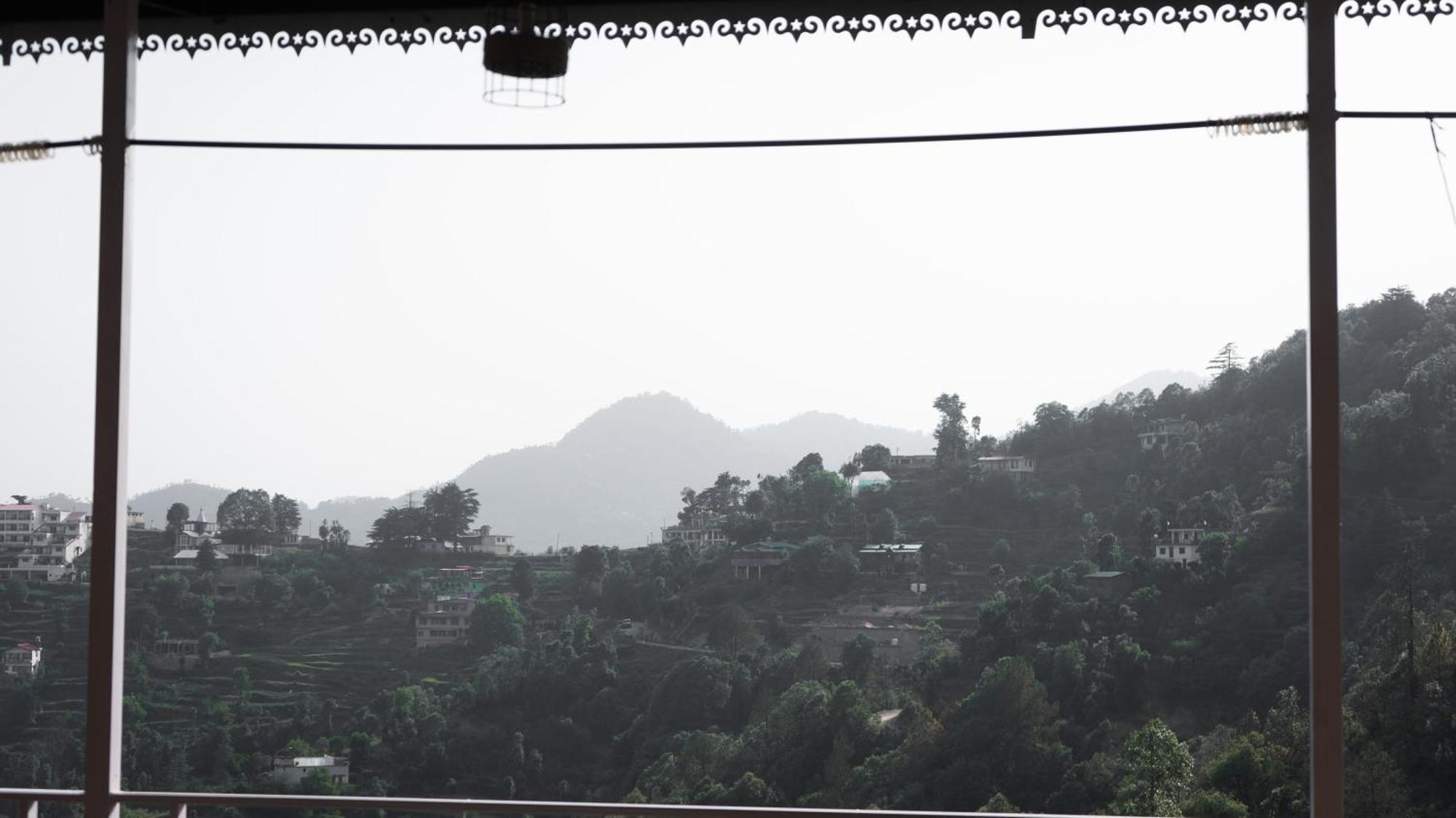 The Rare One'S Mukteshwar - Resort & Cafe Eksteriør billede