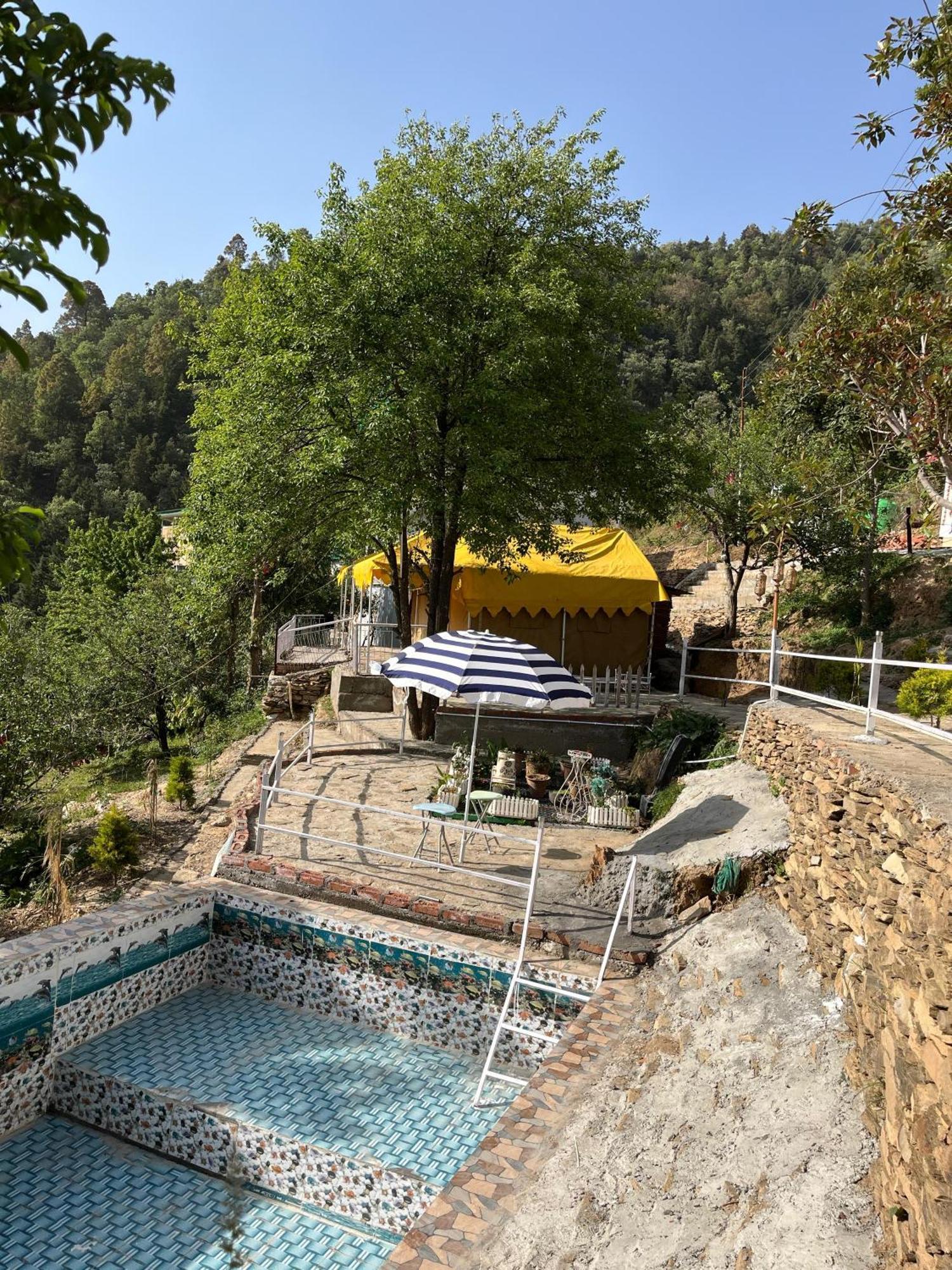 The Rare One'S Mukteshwar - Resort & Cafe Eksteriør billede