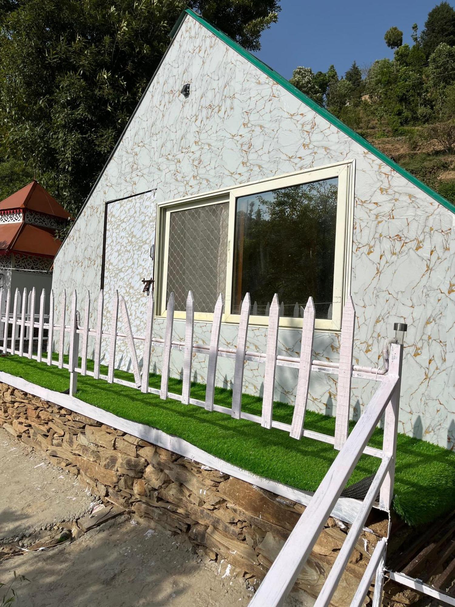 The Rare One'S Mukteshwar - Resort & Cafe Eksteriør billede
