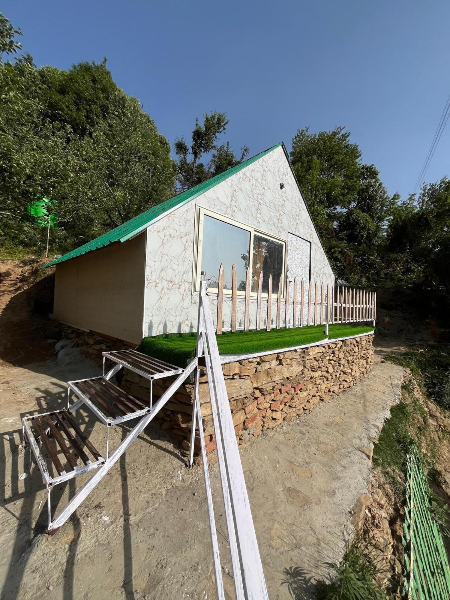 The Rare One'S Mukteshwar - Resort & Cafe Eksteriør billede