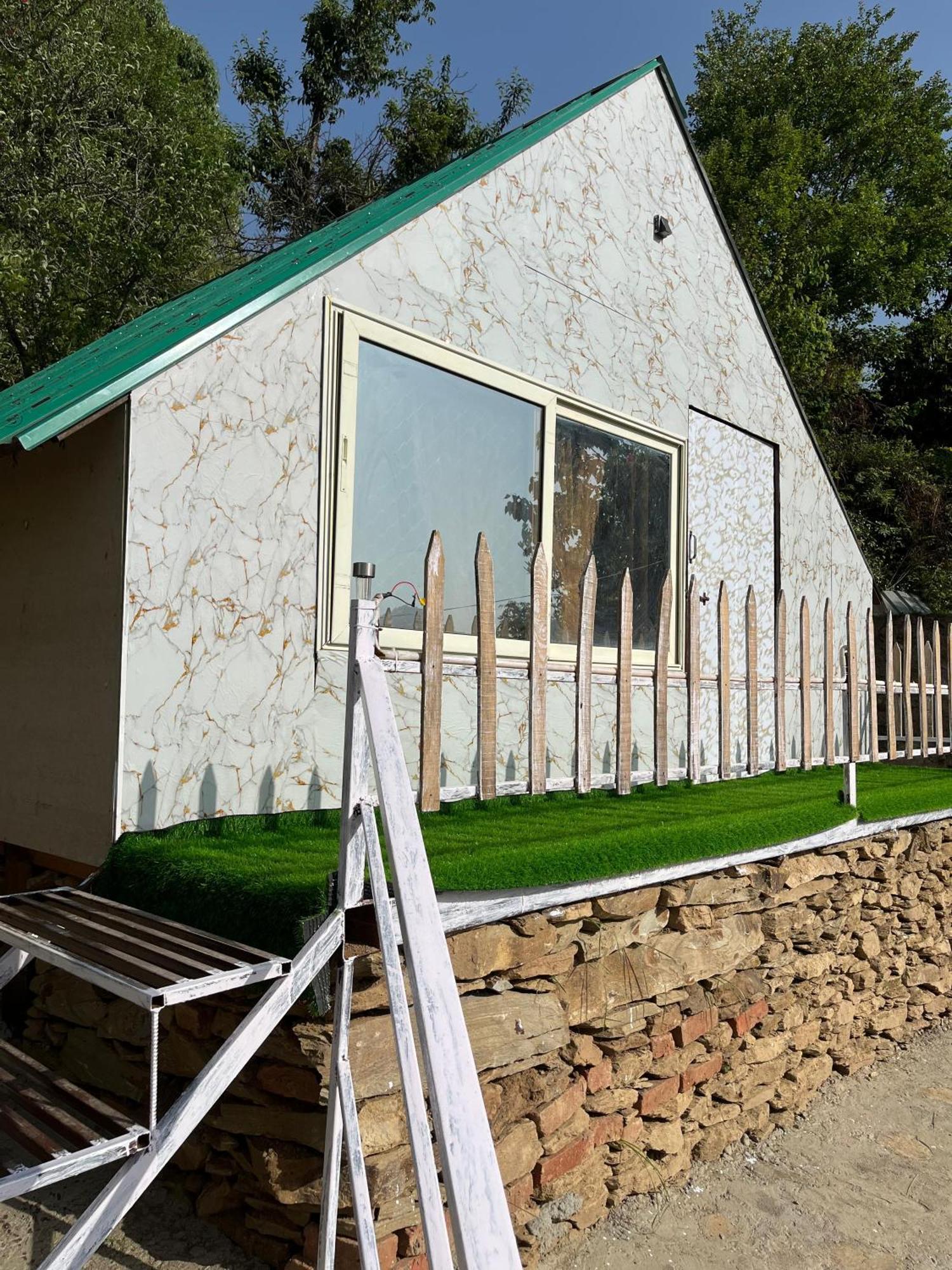 The Rare One'S Mukteshwar - Resort & Cafe Eksteriør billede