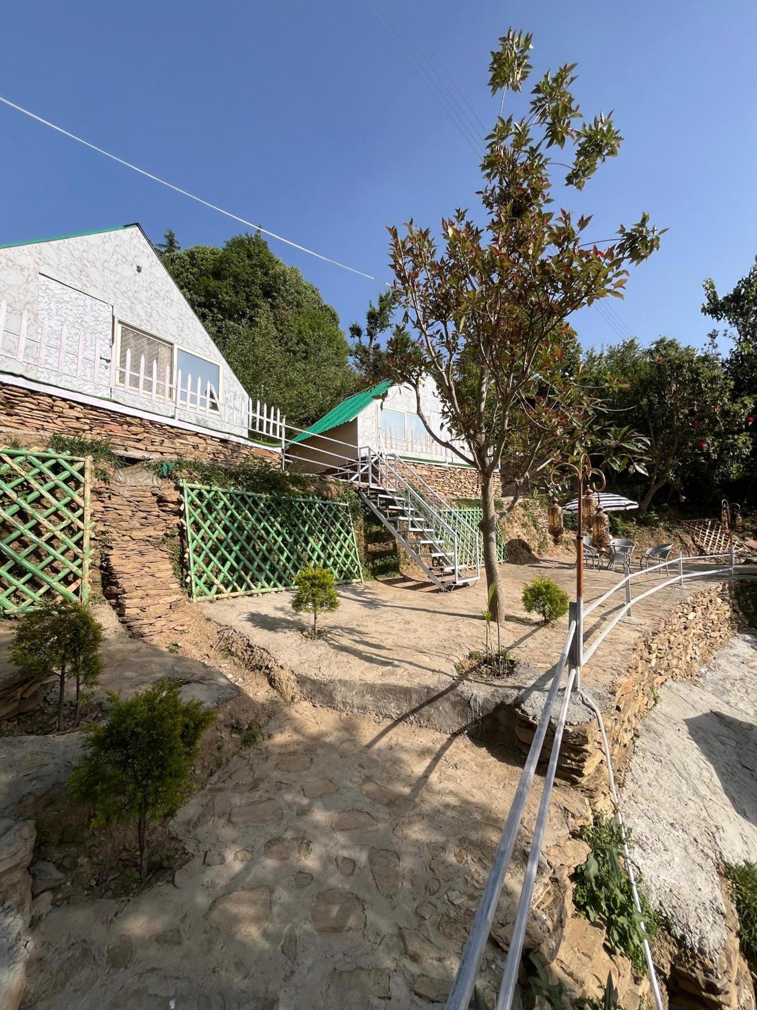 The Rare One'S Mukteshwar - Resort & Cafe Eksteriør billede