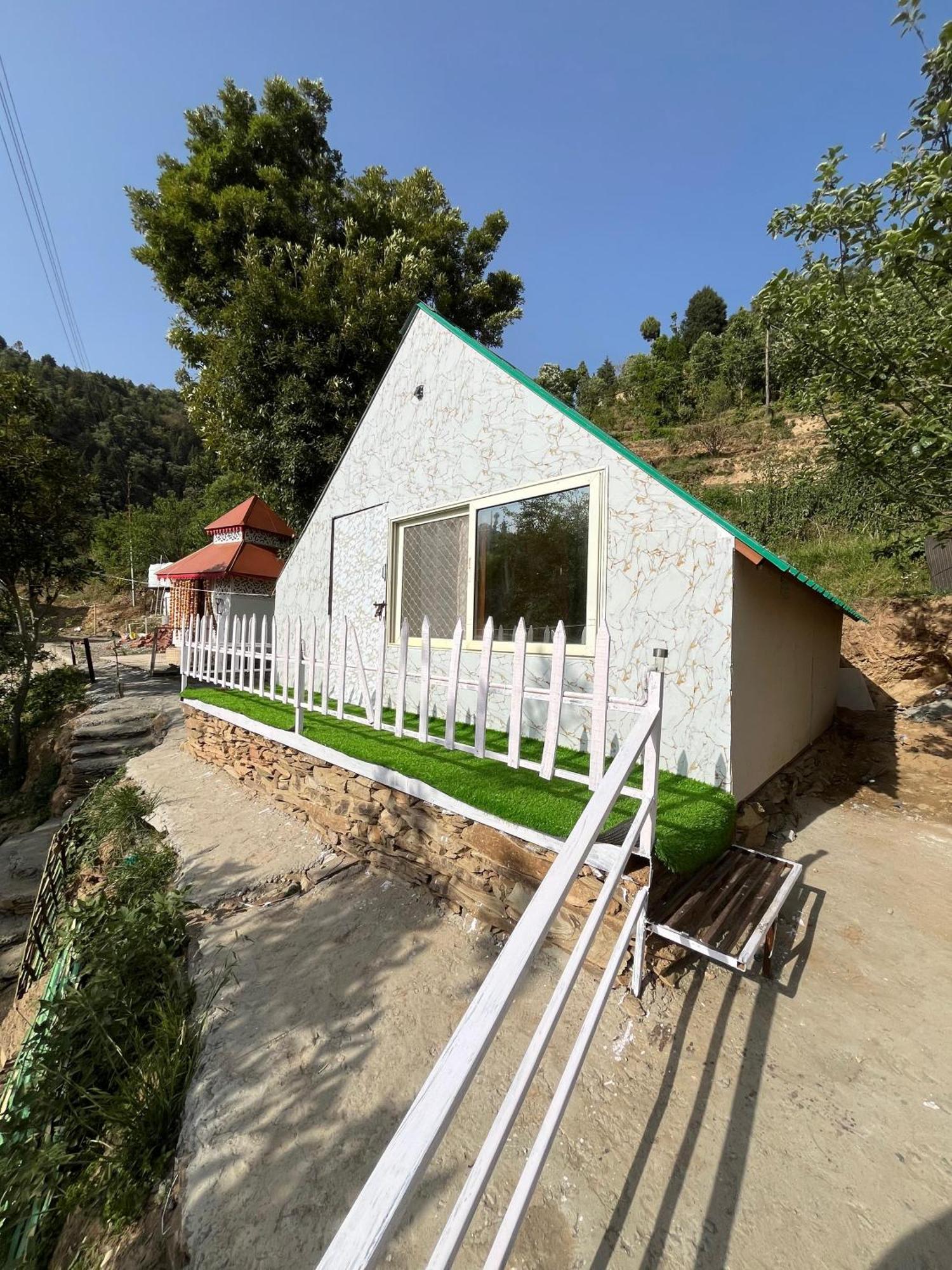 The Rare One'S Mukteshwar - Resort & Cafe Eksteriør billede